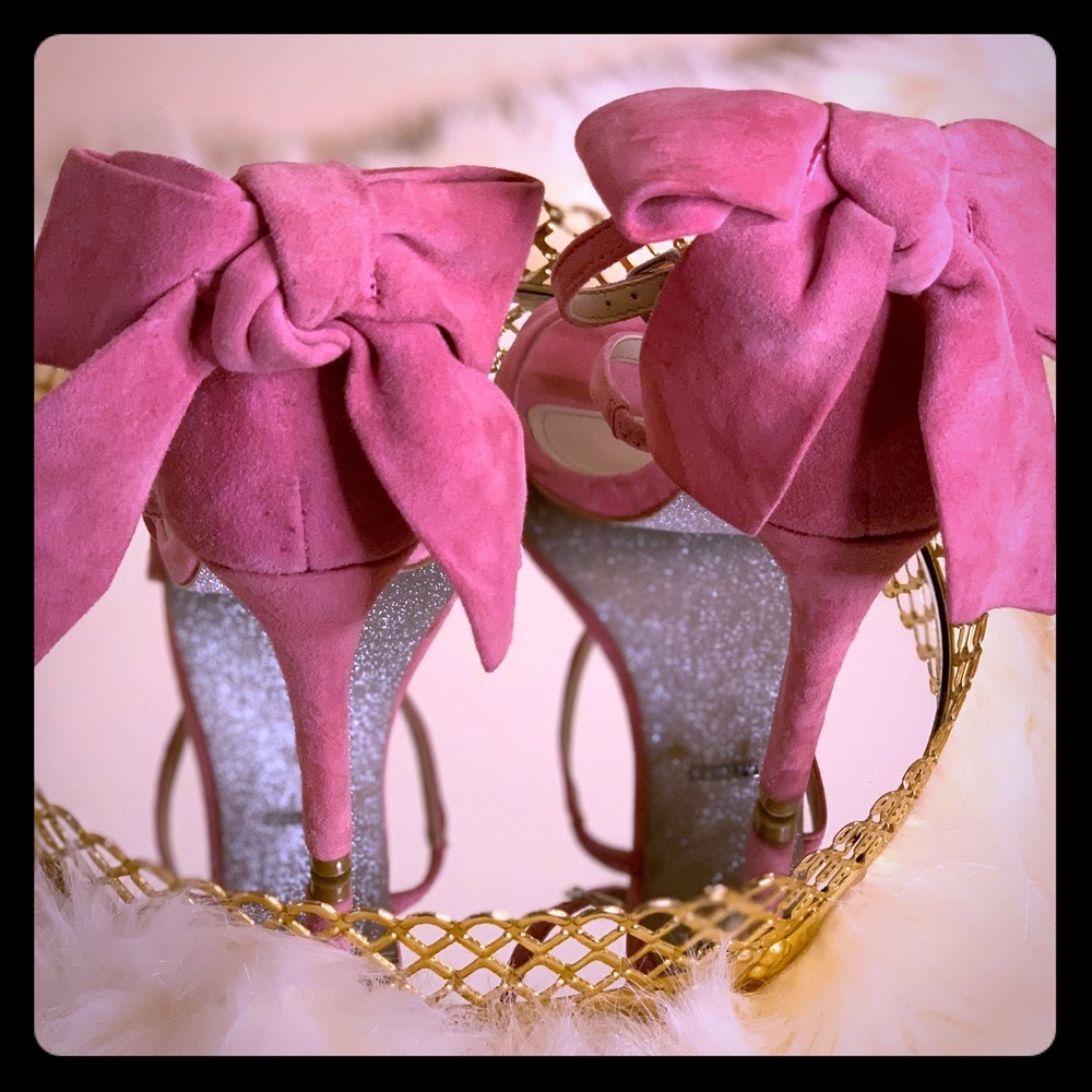 Bow Back Heels